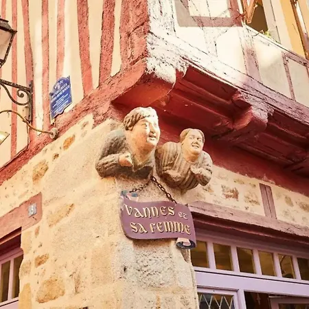 Laroche Grand Duplex Dans Le Centre Historique Avec Garage * Vannes